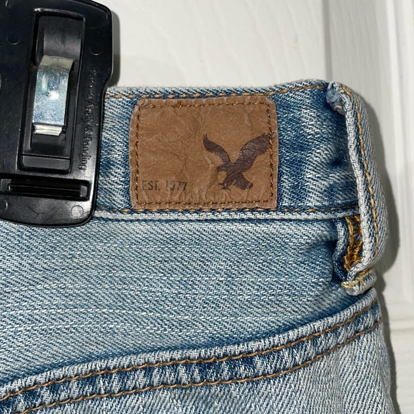 American Eagle distressed denim shorts - Picture 3 of 7